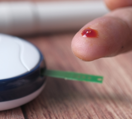 Os 5 principais aplicativos de monitoramento de glicose no sangue para controlar o diabetes